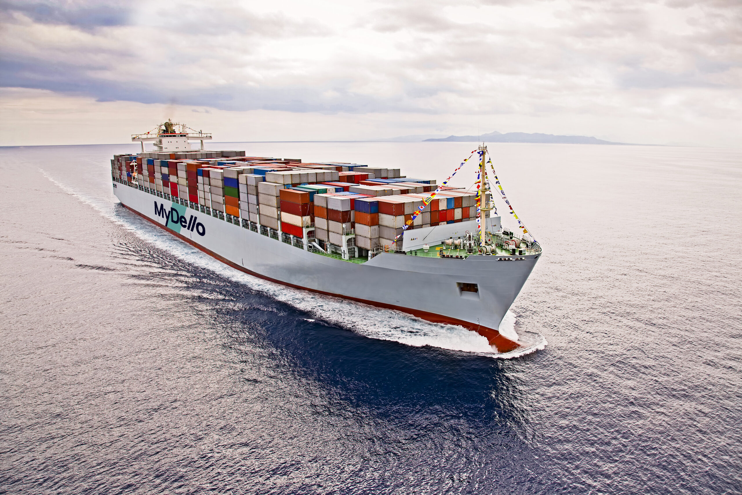 Ocean containers loaded on the ocean vessel